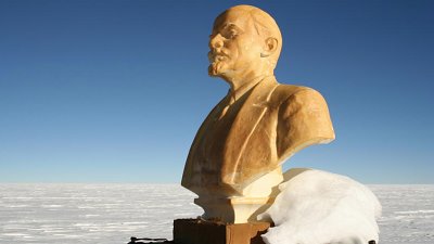 世上最难以拍摄的雕像？南极列宁像“冷战”下见证俄国十月革命100周年！