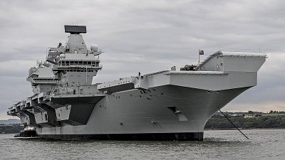 无人机降落英国新航母！揭露皇家海军无掩鸡笼！