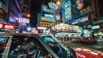 霓虹灯夜景相参加“街拍摄影大赛”，90后摄影师纪录逐渐消失香港景色