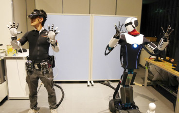 日本开发遥距离同步机器人