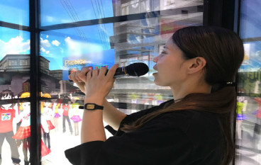 日本“超感觉卡拉OK”闩埋房门开VR个唱