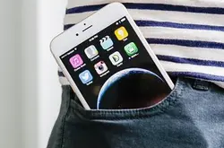 iPhone6Plus影响时装界？牛仔裤都要顺应民意将裤袋增大