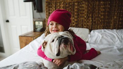 成长记录：小女孩与爱犬的珍贵友谊