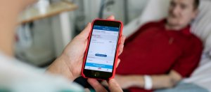 Google以AI帮英国医护人员快速掌握病患状况，每年救活1万名病患