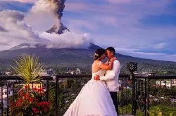 【甘愿为你渡火海的人】菲律宾新人无惧爆发，以火山作背景拍壮丽婚照！