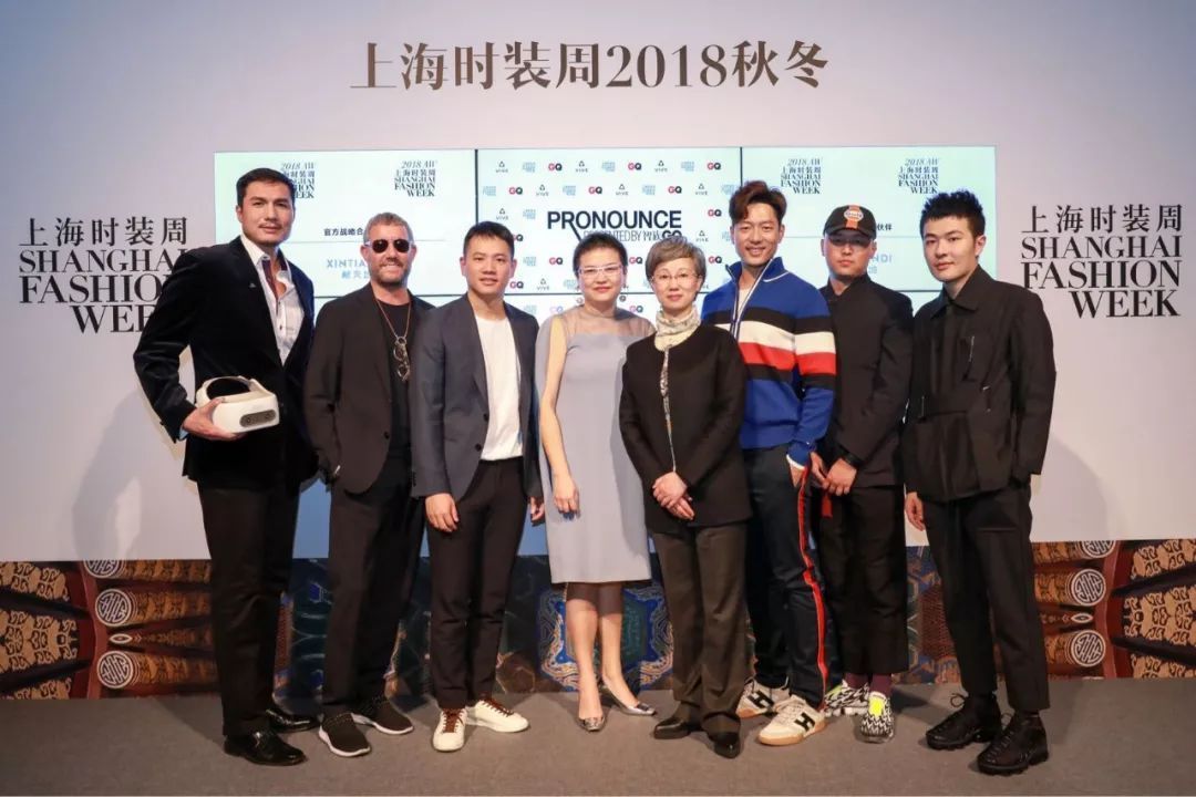VIVE×智族GQ打造中国首场VR时装秀 引爆2018上海时装周