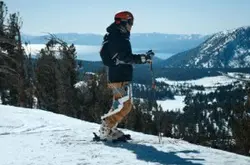 能让滑雪更轻松的运动外骨骼机器人来了减轻膝盖负担