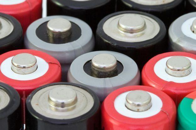 利用氧化石墨烯减缓锂晶枝生成 让有机锂离子电池向商业化迈步