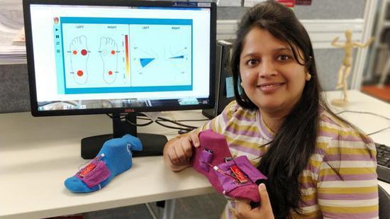 澳大利亚科学家研发智能袜子SoPhy 帮助患者进行理疗