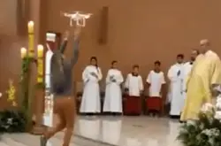 【胆大包天】巴西天主教堂用无人机运送圣礼，网民闹爆是亵渎圣事