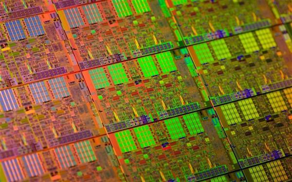 Intel10nm跳票三年 多重曝光工艺难度太大