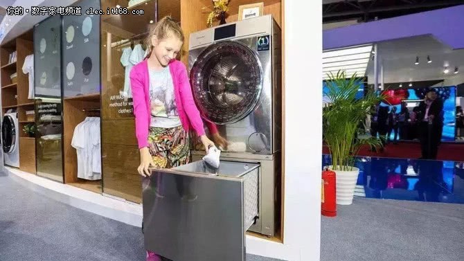 海尔推出全球首款家用洗鞋机：高压立体喷淋