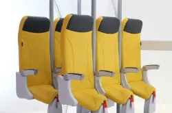 用站的换便宜机票 意大利公司展示马鞍座椅