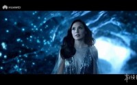 神奇女侠亲赴冰岛拍摄华为手机广告一袭长裙仙气十足！