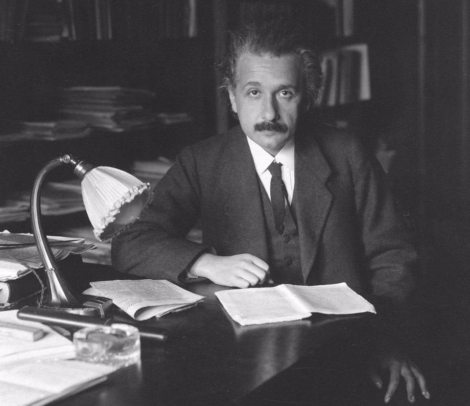人工智能是否能解决爱因斯坦都无法解决的难题？