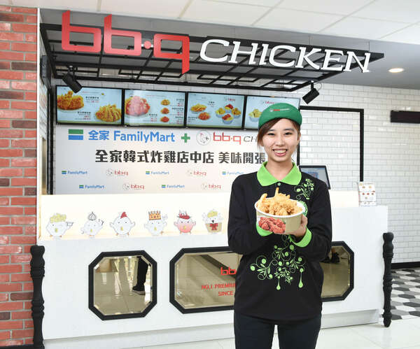 想吃韩国炸鸡不用出国了！全家推出全新店中店，满足炸鸡控的味蕾！