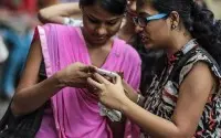 手机渐成印度民众新“电视”国际巨头纷纷抢滩市场