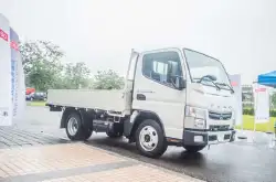 台湾戴姆勒亚洲商车(DTAT)捐赠Rosa巴士及Canter卡车协助消防署花莲救灾