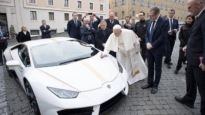为善最乐：LamborghiniHurcanLP580-2教宗特别版680万港元卖出