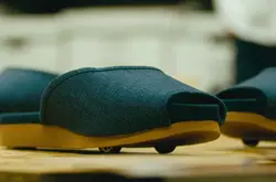 自驾技术应用在旅馆收拾拖鞋座垫不等你弯腰就自动排好