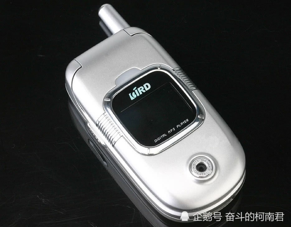 还记得你们的第一款手机吗？拿出来你们可能不信 这部波导手机当时售价高达2000元