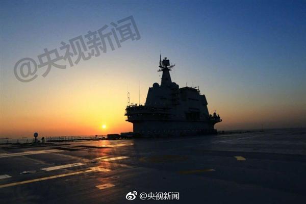 中国首艘国产航母完成出海试验