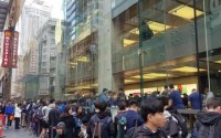 iPhoneX全球开售：Apple零售店门前排队盛况重现