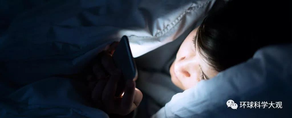 熬夜危害有多大？新研究证实：扰乱生物钟将导致患抑郁症风险上升