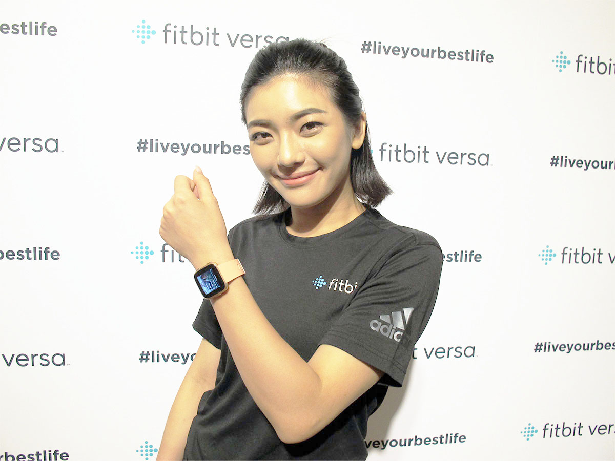 Fitbit新运动手表Versa：新增行动支付、女性生理期监测
