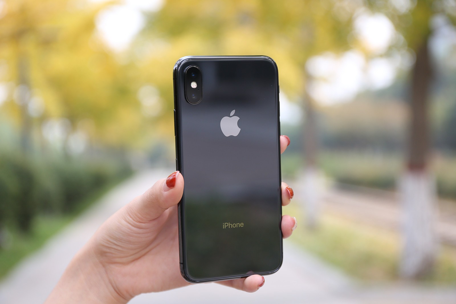 苹果悄然行动：新iPhone标配全新充电器曝光告别充电慢