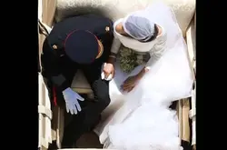 哈里梅根婚礼“戴妃视角”照片，被网络疯传为王室最佳婚照
