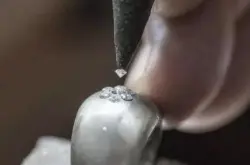 全球最大钻石开采商决定销售人造钻石 售价极低