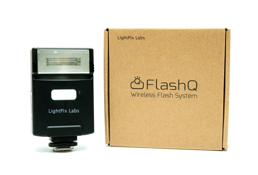 FlashQQ20无线闪灯介绍动手玩：超小巧好携带还有录影补光灯！