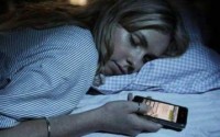 简直太惊悚玩手机上瘾竟会导致脑萎缩?