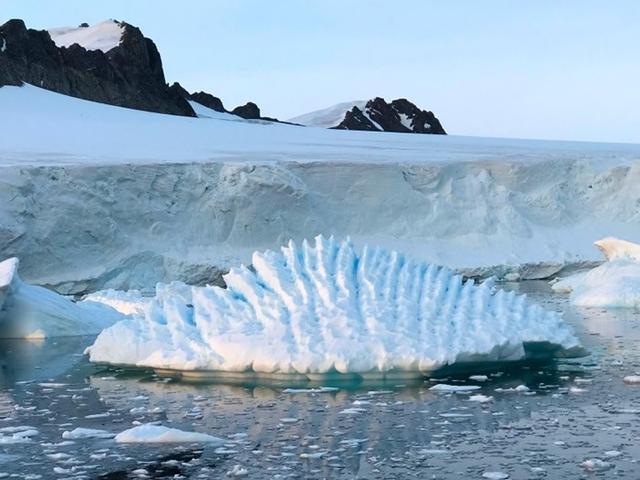 南极洲在过去1/4世纪有近3万亿吨冰层消失