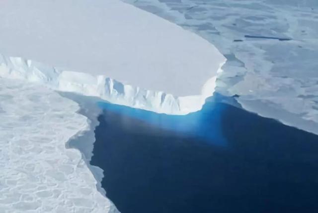 南极洲自1992年以来已失去3万亿吨冰
