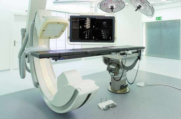 飞利浦与医疗中心合作脊椎手术3D扩增实境帮大忙