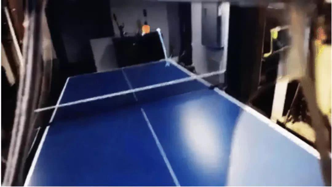 LeapMotion开发出一款惊人流畅的AR乒乓球游戏