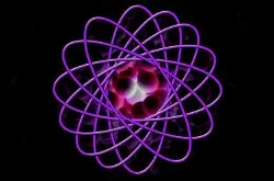 物理学家预测：周期表之外 夸克摆脱缚态但保持稳定 构成新形式物质