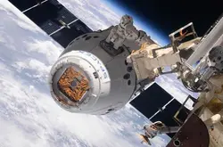 SpaceX龙货运飞船向国际空间站运送机器人、冰淇淋和高浓度咖啡
