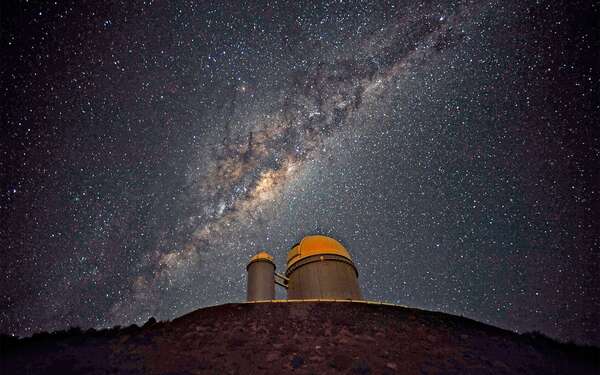 最新测量银河系质量为9600亿倍太阳质量