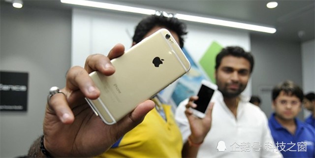 苹果遭受新挫折：iPhone降价后印度消费者似乎仍不买账