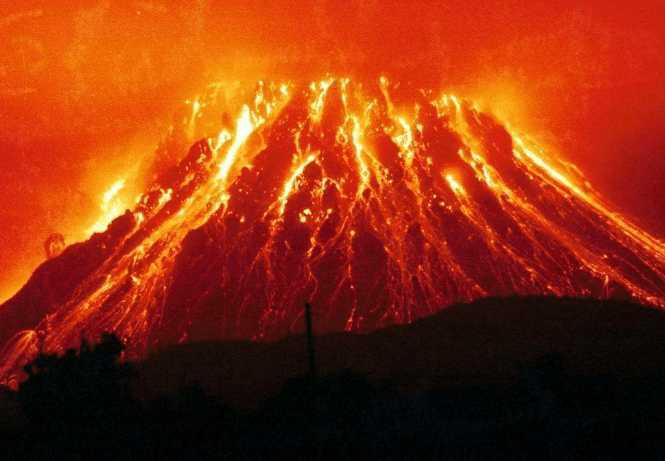 黄石火山惊现30米裂缝 美国：一旦被唤醒 美国大半土地无法居住