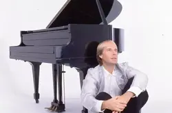 触摸心灵的温情 聆听钢琴王子理查德·克莱德曼8首经典作品