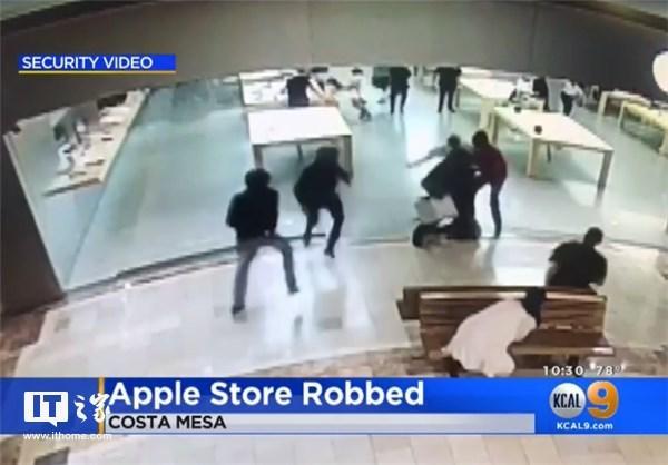 众目睽睽 美国一苹果AppleStore遭洗劫