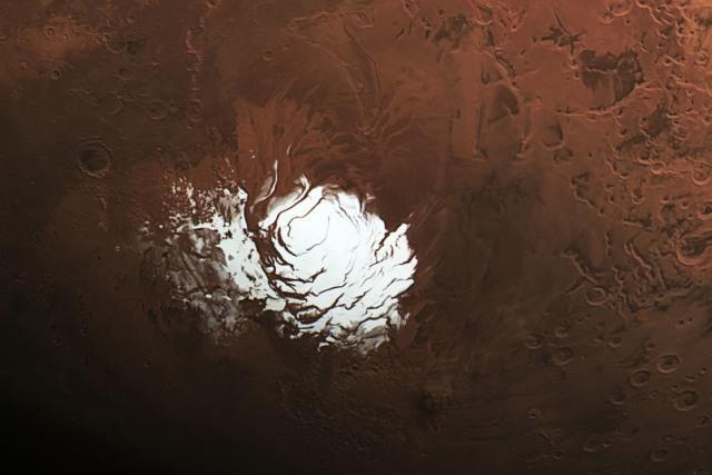 欧洲航天局网站25日消息称：火星上发现了液态水湖