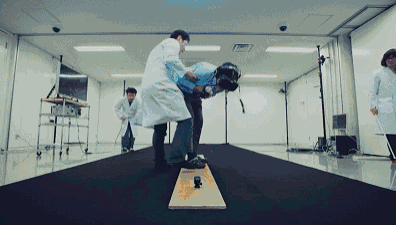 这家VR体验馆 场景真实到连自己都打!刺激!