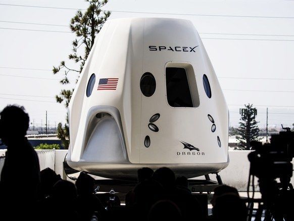 揭秘SpaceX近期大动作训练宇航员还想回收整流罩