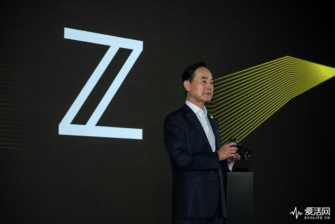 东京把玩了尼康微单相机Z7 尼康Z7现在卖多少钱?