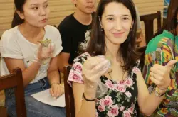 外国留学生的中秋节：自制月饼感受中国味道